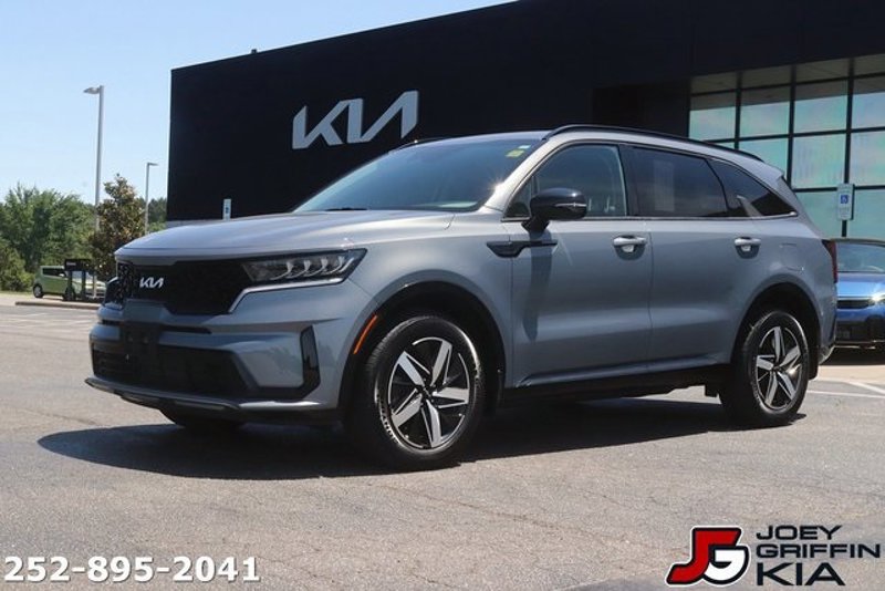 Certified 2022 Kia Sorento S image 1