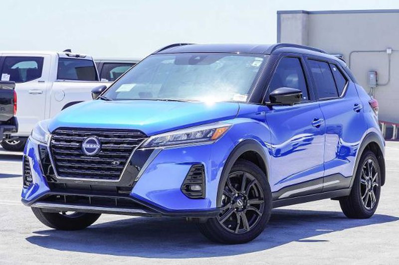 Certified 2024 Nissan Kicks SR image 1