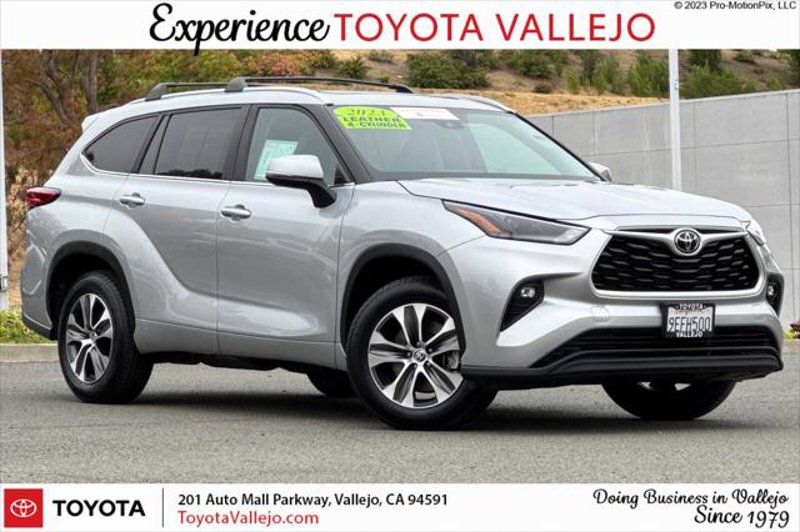 Certified 2023 Toyota Highlander XLE image 1
