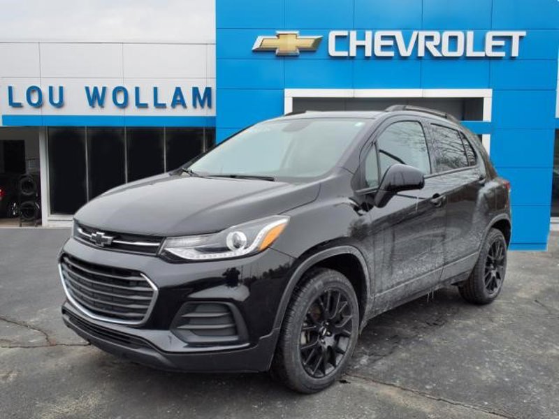 Certified 2022 Chevrolet Trax LT w/ Midnight Edition image 1