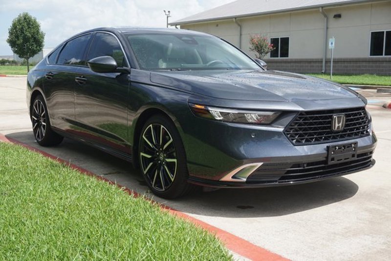 Certified 2023 Honda Accord Touring image 1