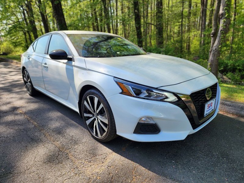 Certified 2022 Nissan Altima 2.5 SR image 1