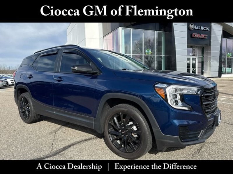 Certified 2023 GMC Terrain SLE w/ Driver Convenience Package image 1