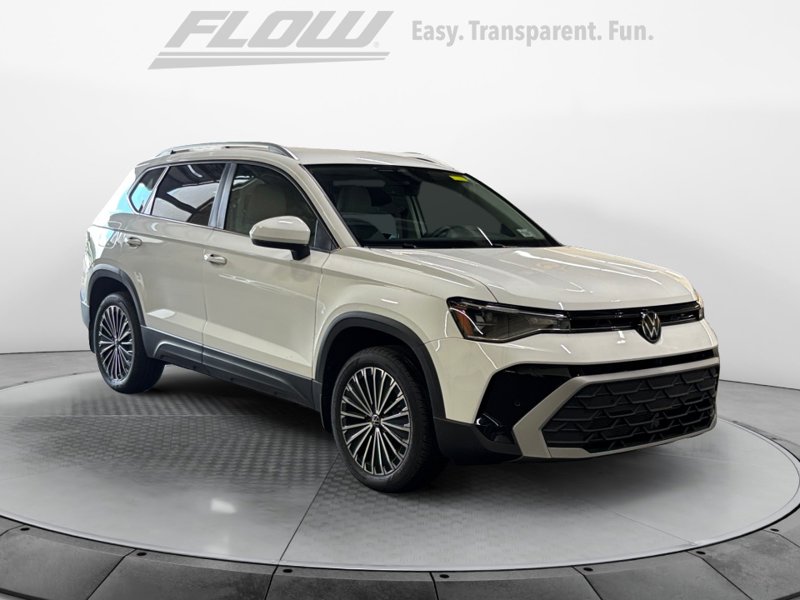 Certified 2025 Volkswagen Taos SE image 1