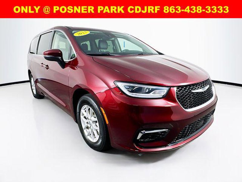 Certified 2023 Chrysler Pacifica Touring-L image 1