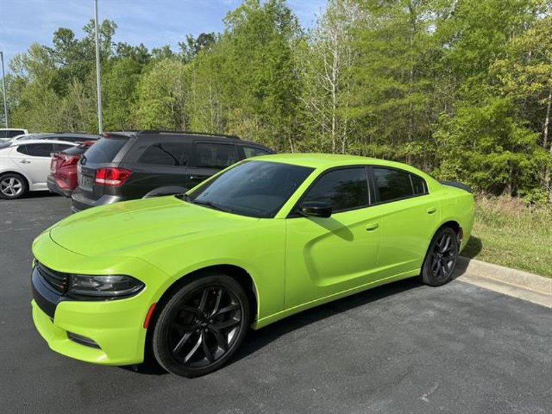 Used 2019 Dodge Charger SXT image 1