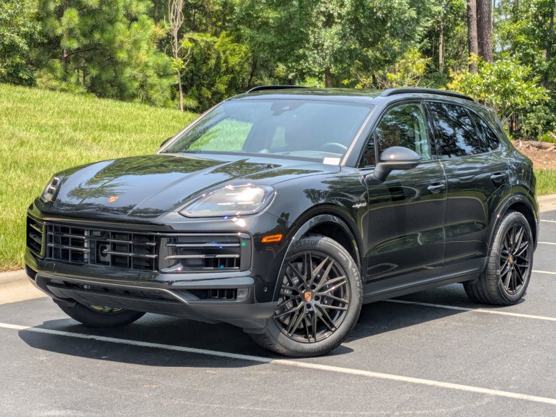 Certified 2025 Porsche Cayenne E-Hybrid image 1