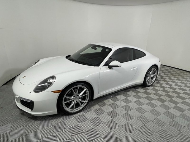 Certified 2017 Porsche 911 Carrera 4 image 1