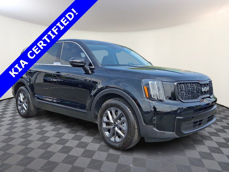 Certified 2024 Kia Telluride LX image 1