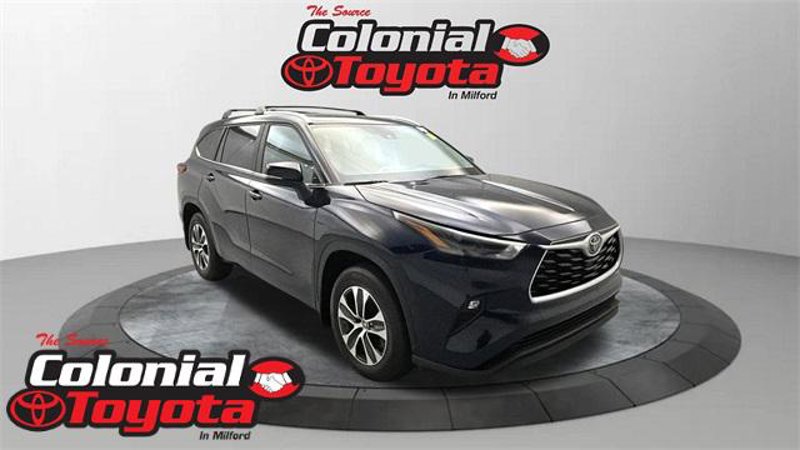 Certified 2023 Toyota Highlander XLE image 1