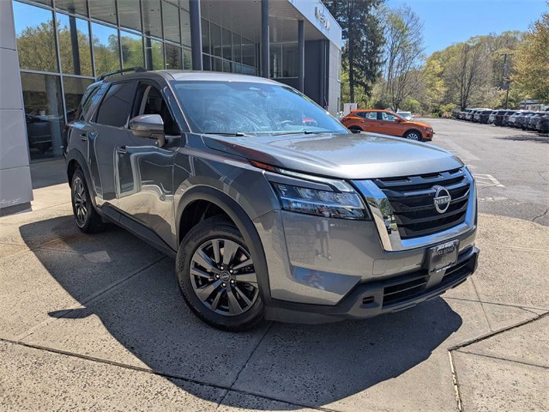Certified 2022 Nissan Pathfinder SV image 1