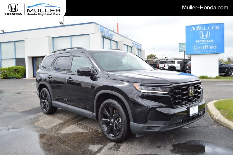 Certified 2025 Honda Pilot Black Edition image 1