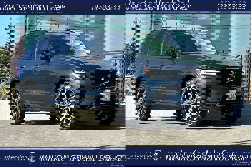 Certified 2023 Volvo XC60 T8 Ultimate w/ Climate Package image 1