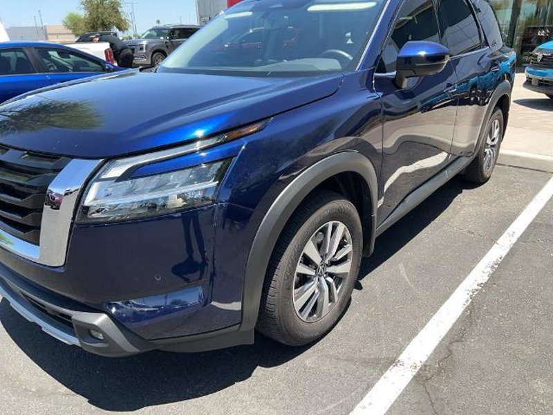 Certified 2022 Nissan Pathfinder SL image 1