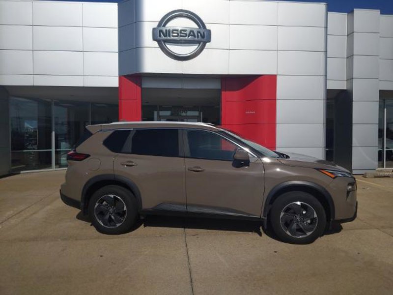 Certified 2025 Nissan Rogue SV image 1