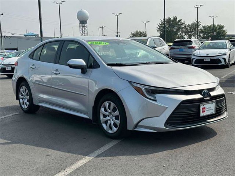 Certified 2025 Toyota Corolla LE image 1