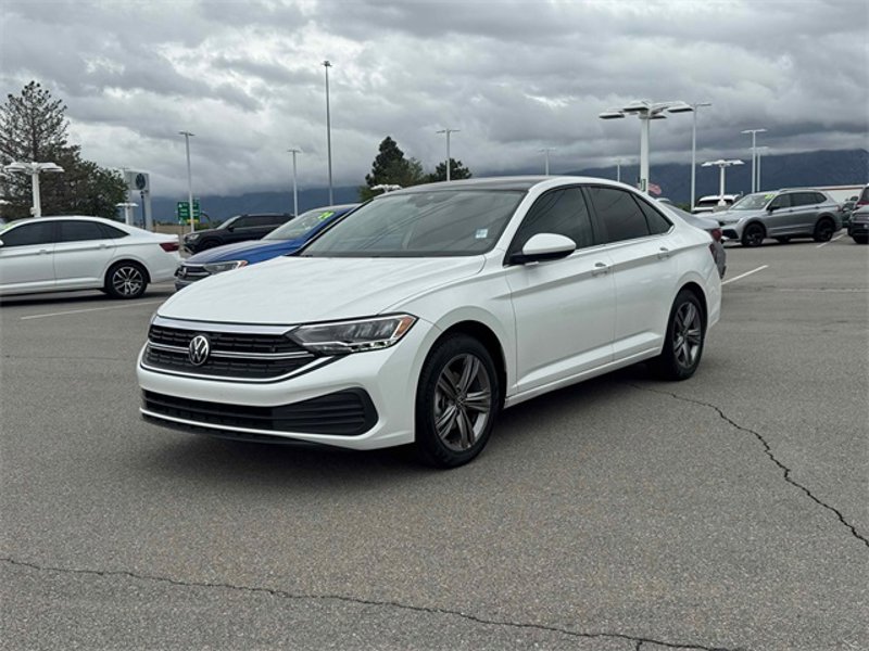 Certified 2022 Volkswagen Jetta SE image 1
