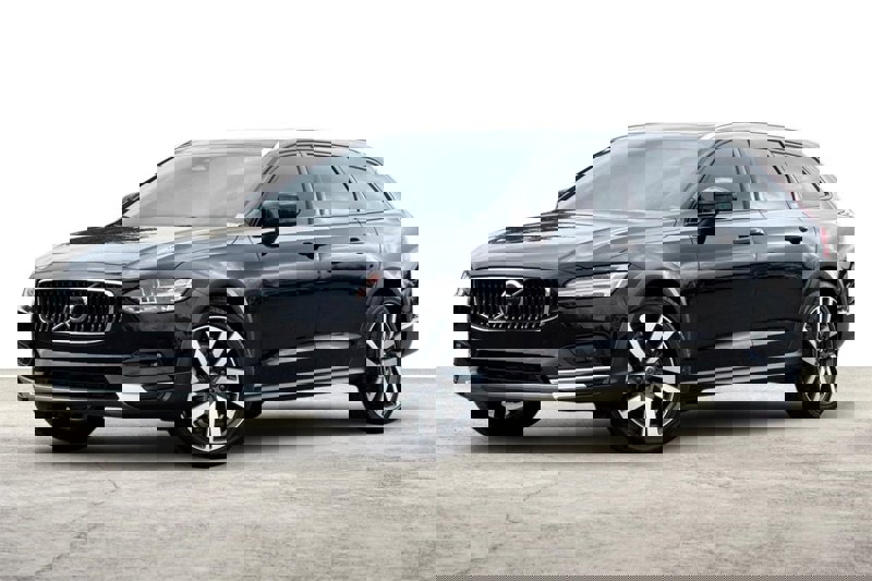 Certified 2024 Volvo V90 B6 Cross Country Ultimate image 1