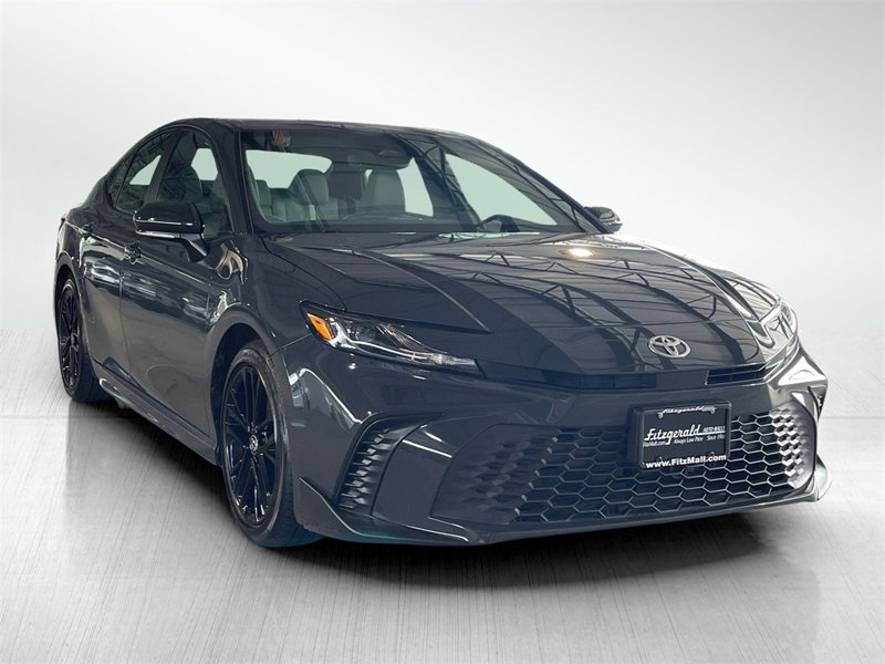 Certified 2025 Toyota Camry SE image 1