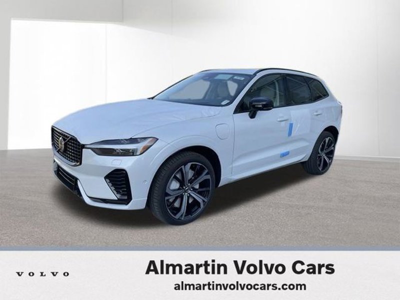 Certified 2025 Volvo XC60 T8 Ultra w/ Protection Package Premier image 1