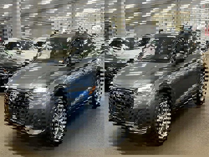 Certified 2025 Audi Q5 2.0T Premium image 1