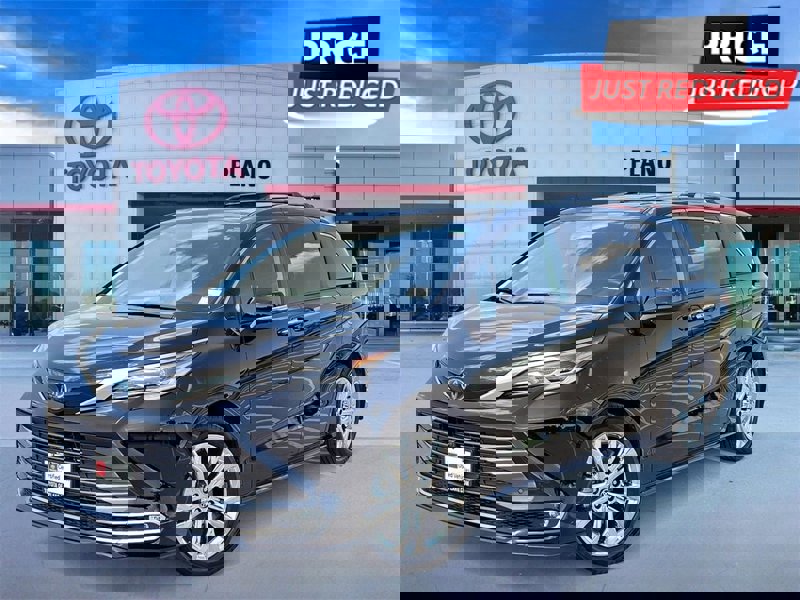 Certified 2022 Toyota Sienna Platinum image 1