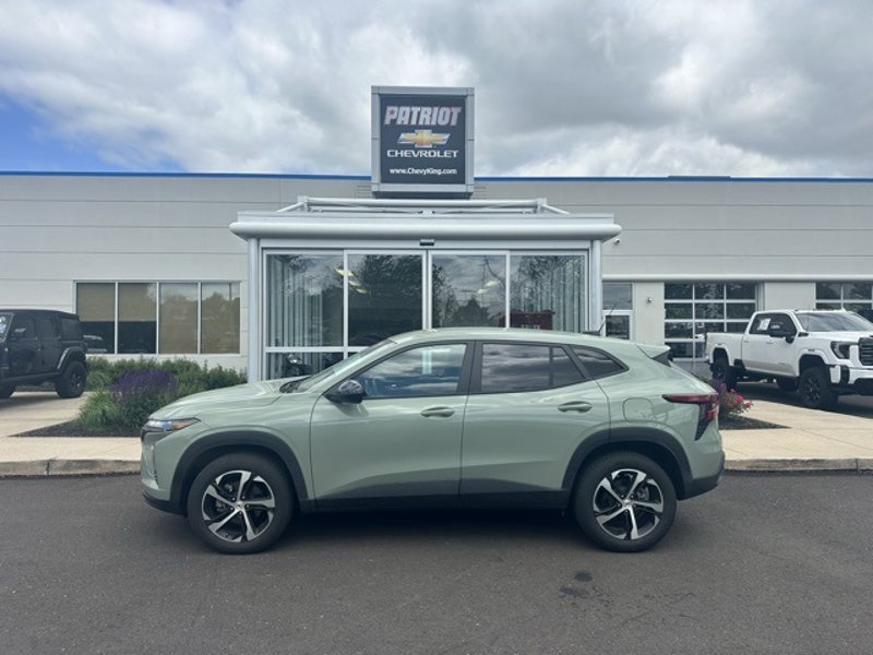 Certified 2024 Chevrolet Trax RS image 1