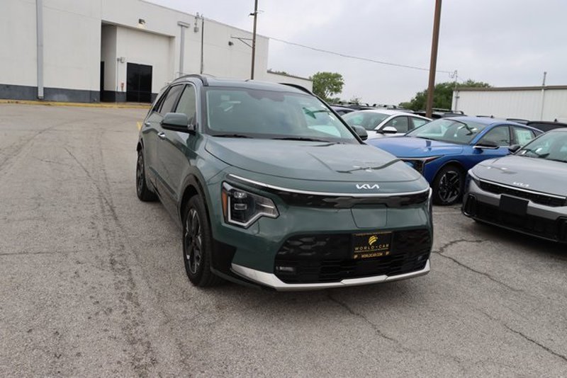 Certified 2024 Kia Niro Wave image 1