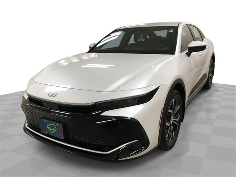 Used 2023 Toyota Crown image 1