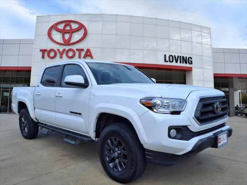 Certified 2022 Toyota Tacoma SR5 image 1