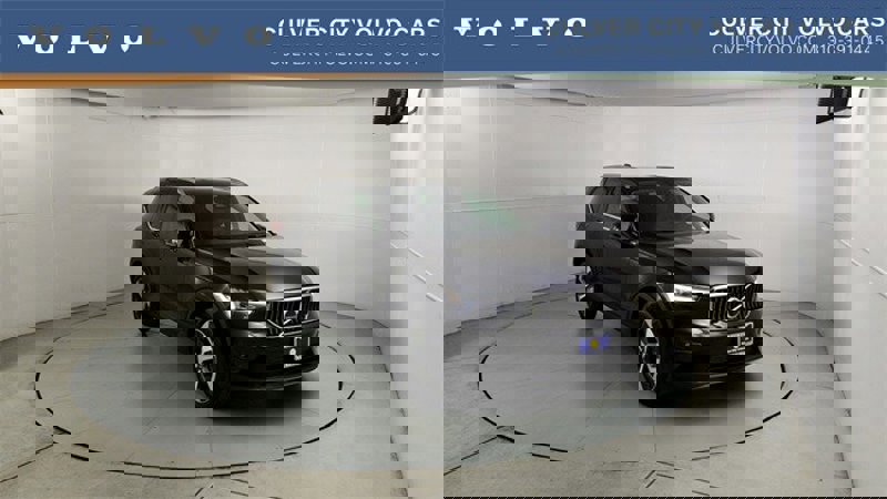 Certified 2025 Volvo XC40 B5 Plus w/ Protection Package Premier image 1