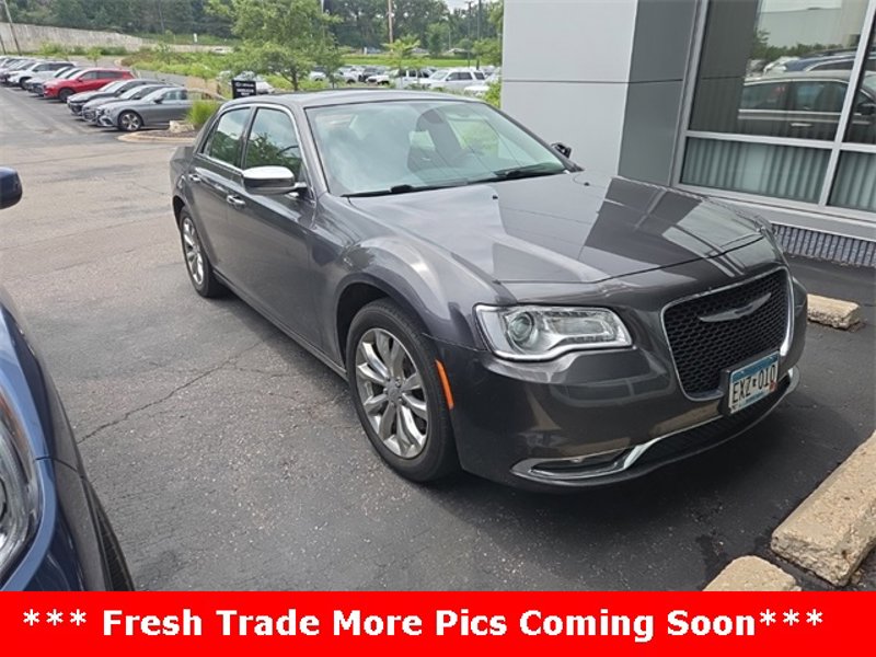 Used 2019 Chrysler 300 Limited image 1