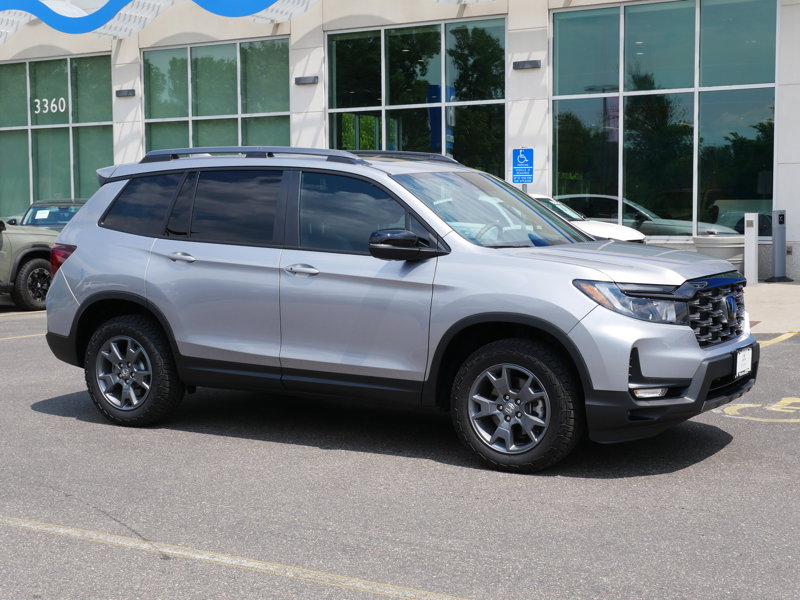 Certified 2025 Honda Passport TrailSport image 1