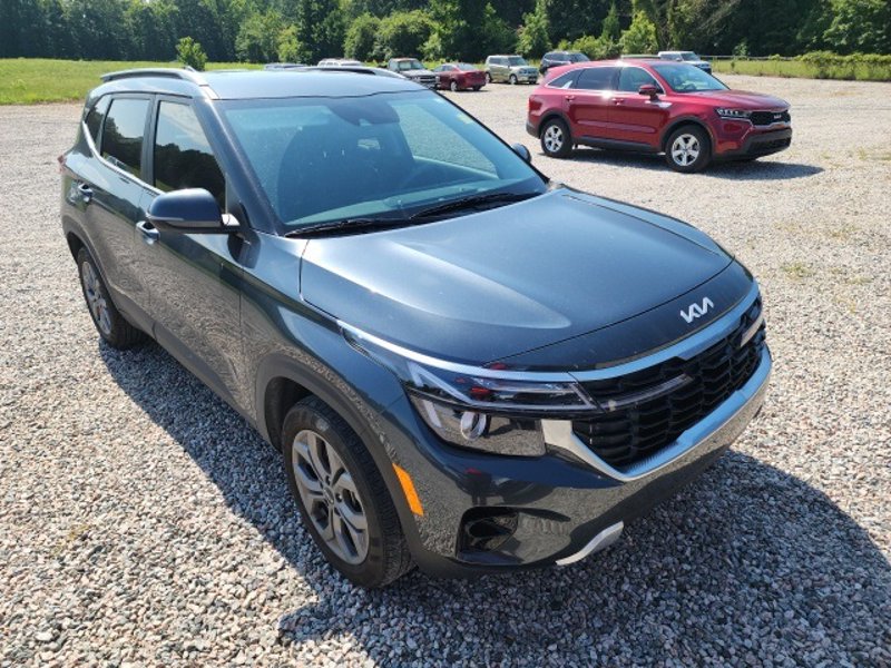 Certified 2024 Kia Seltos S image 1