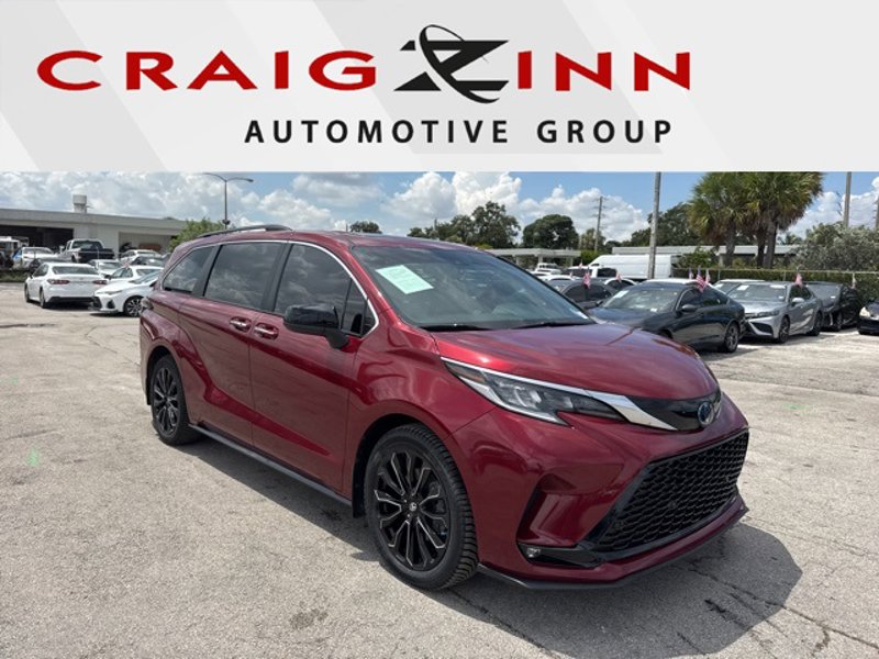 Certified 2024 Toyota Sienna XSE image 1