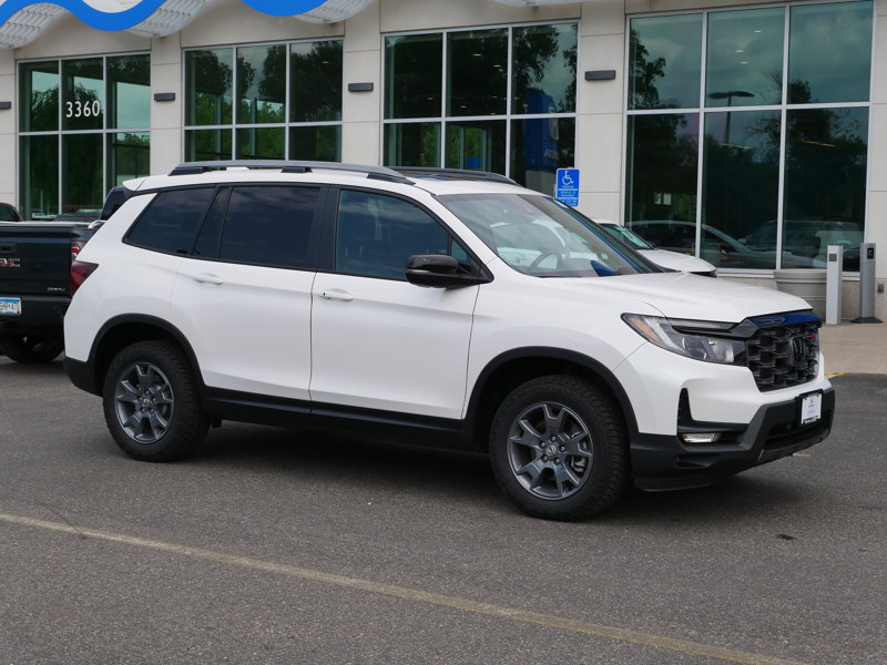 Certified 2025 Honda Passport TrailSport image 1