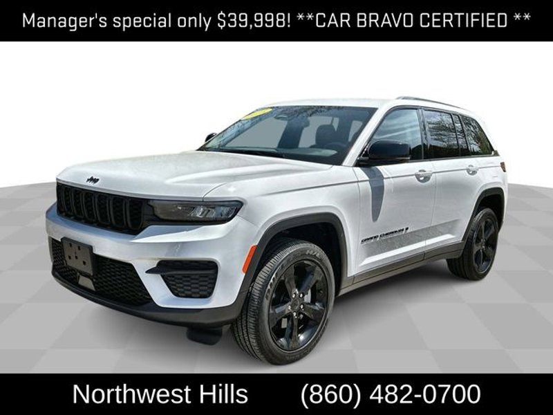 Used 2025 Jeep Grand Cherokee Altitude image 1