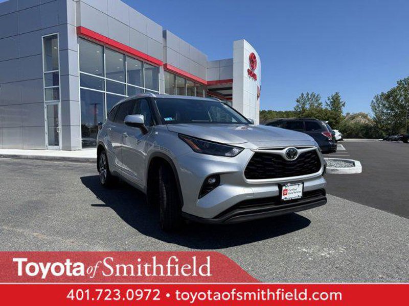 Certified 2022 Toyota Highlander XLE image 1