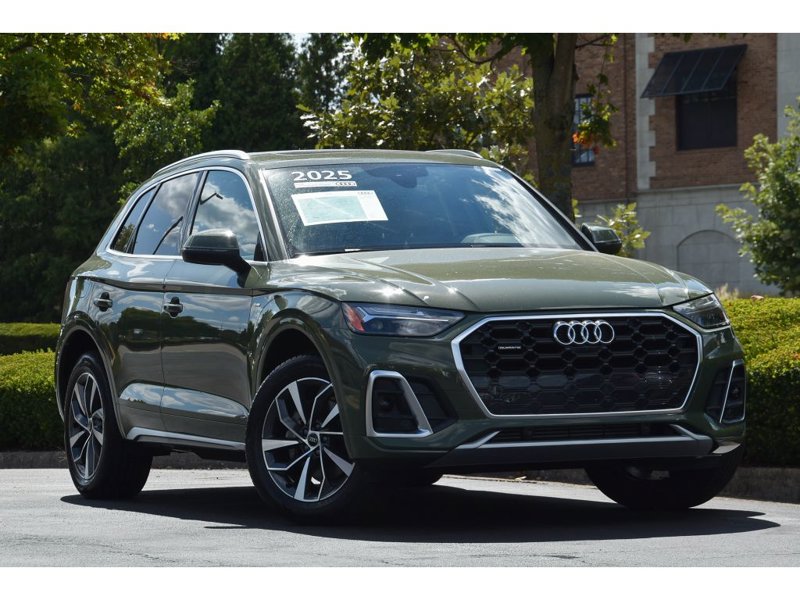 Certified 2025 Audi Q5 2.0T Premium Plus image 1