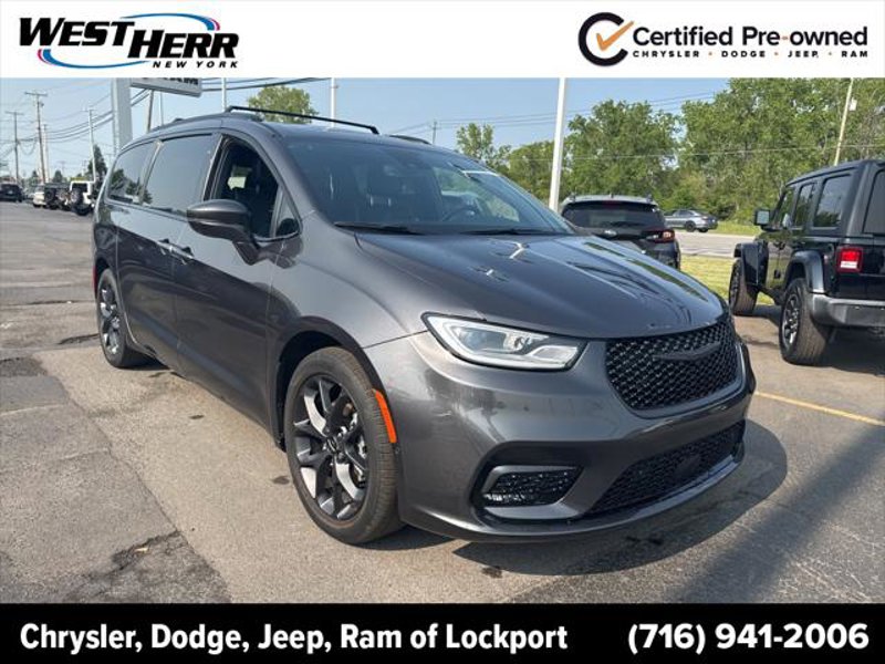Certified 2022 Chrysler Pacifica Limited w/ S Appearance Package image 1