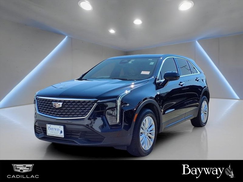 Certified 2024 Cadillac XT4 Luxury w/ Cold Weather Package image 1