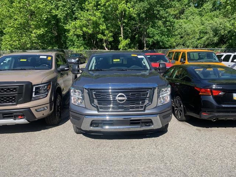 Certified 2024 Nissan Titan SV w/ SV Convenience Package image 1