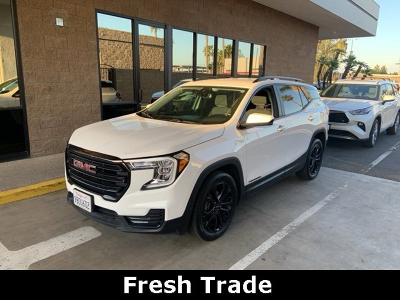 Certified 2022 GMC Terrain SLE w/ Driver Convenience Package image 1
