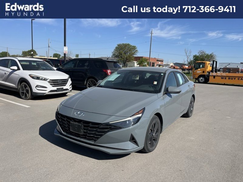 Certified 2022 Hyundai Elantra SEL w/ Cargo Package image 1