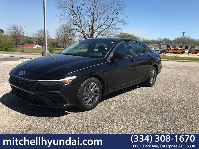 Certified 2024 Hyundai Elantra SEL image 1