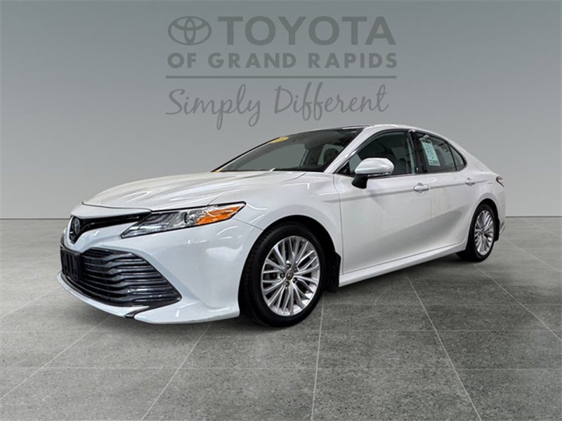 Certified 2020 Toyota Camry XLE image 1