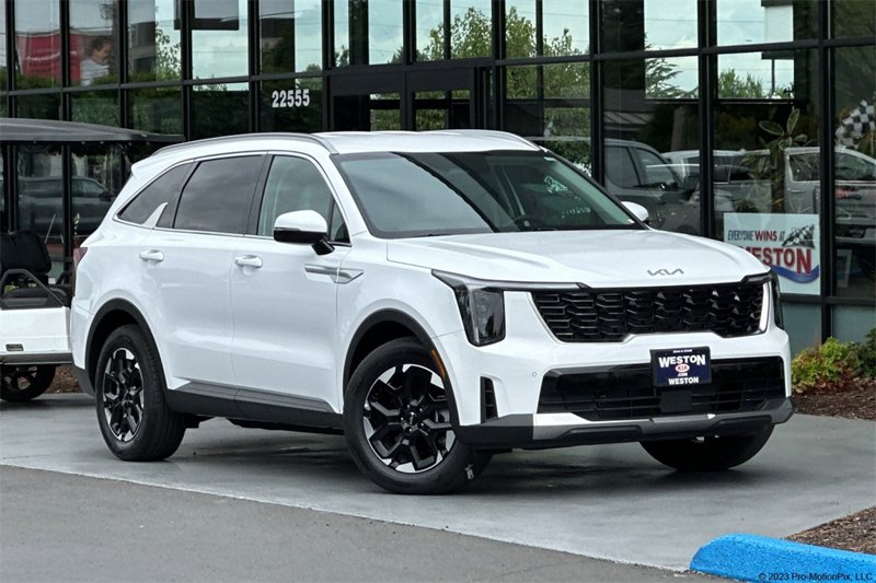 Certified 2025 Kia Sorento S image 1