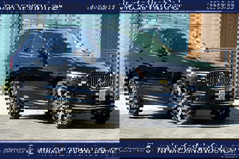 Certified 2022 Volvo XC60 T8 Inscription w/ Advanced Package image 1
