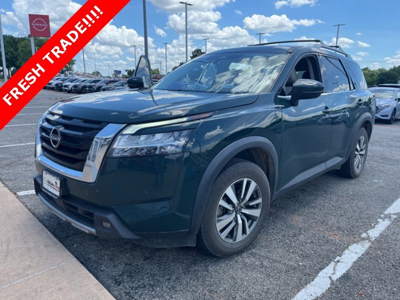 Certified 2023 Nissan Pathfinder SL image 1