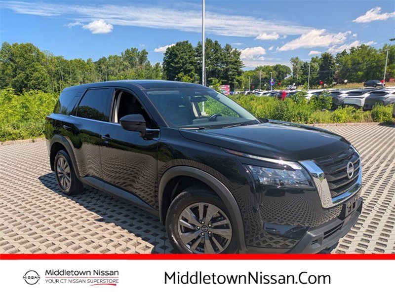 Certified 2024 Nissan Pathfinder S image 1